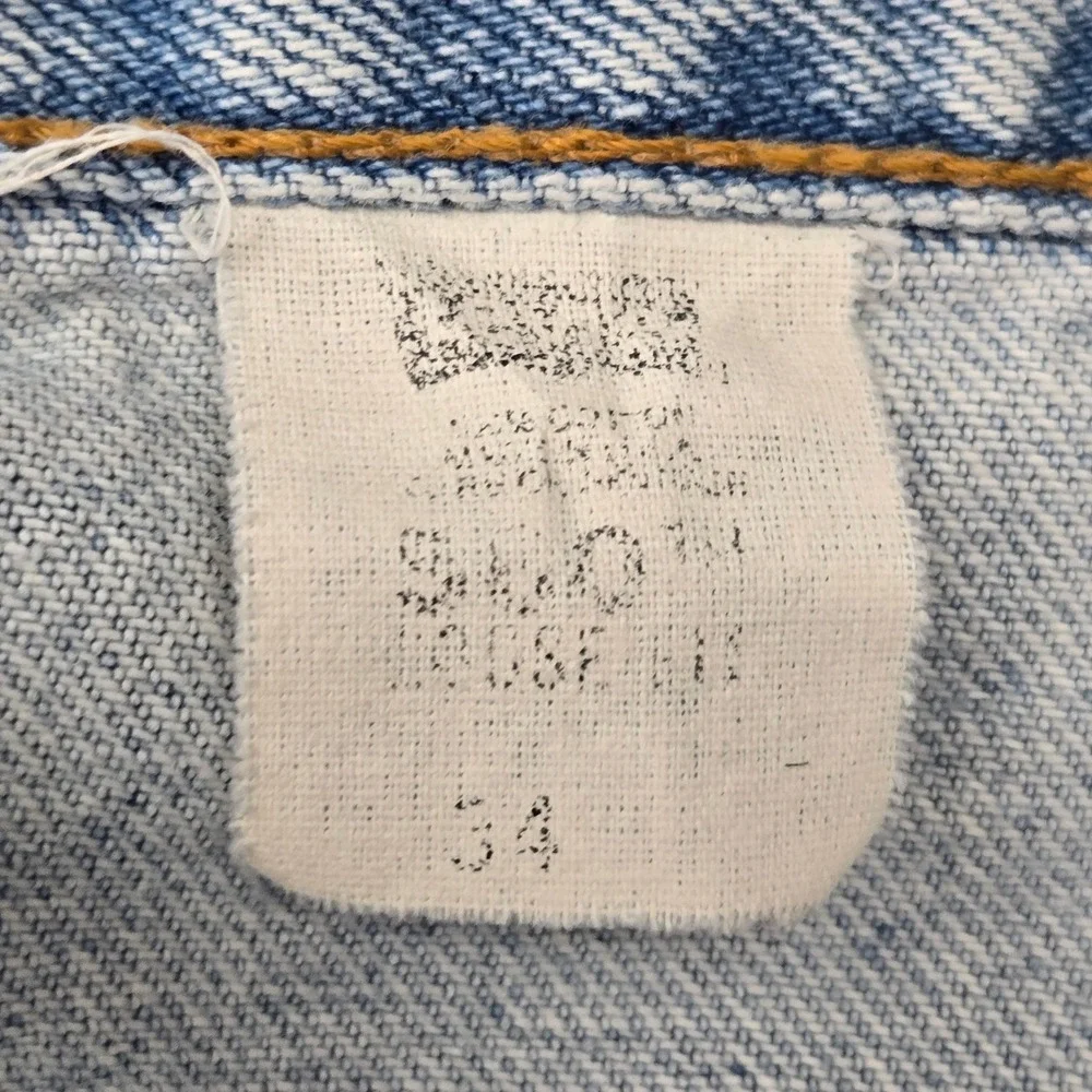 Vintage Levis 560 Loose Fit Denim Shorts Mens 34 Light Wash Distressed 90s Baggy